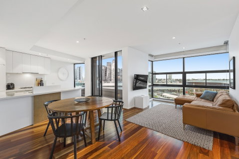 Melbourne Holiday Apartments Flinders Wharf - Accommodation QLD 5