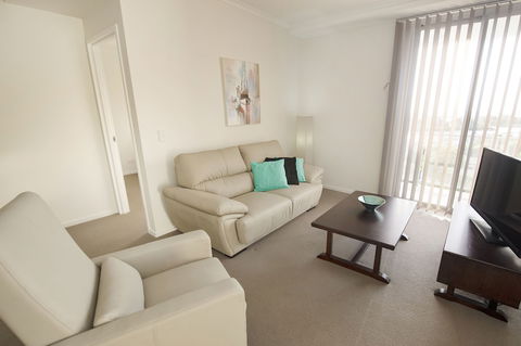 Curtis Central Apartments - Accommodation QLD 5