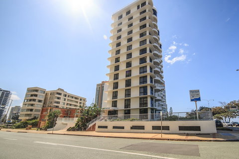 Olympus Apartments - Accommodation QLD 1