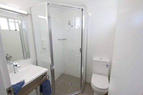 Aston Motel Yamba - Accommodation QLD 4