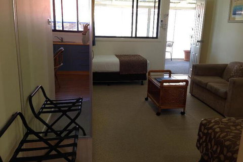 Surf Motel - Accommodation QLD 7