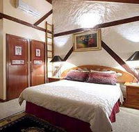 Castle on the Hill - Accommodation QLD