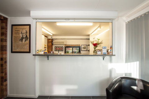 Allan Cunningham Motel - Accommodation QLD 4