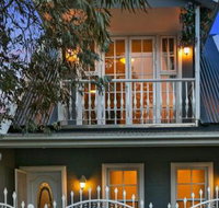 4 Ensuite Chelsea Villa CBD Airport - Accommodation QLD