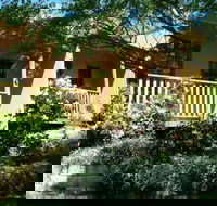 Meredith House - Accommodation QLD
