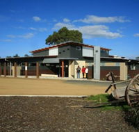 Swansea Backpackers - Accommodation QLD