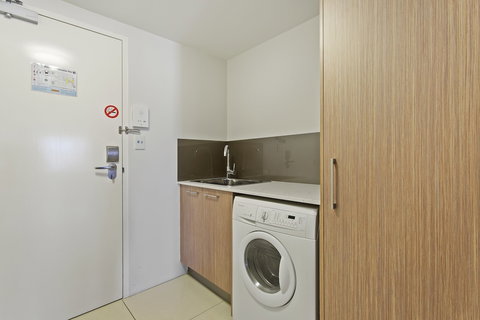 CBD Luxury Accommodation - Accommodation QLD 3