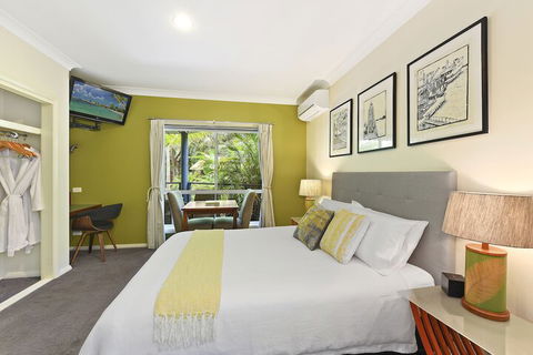 Azura Beach House B&B - Accommodation QLD 7