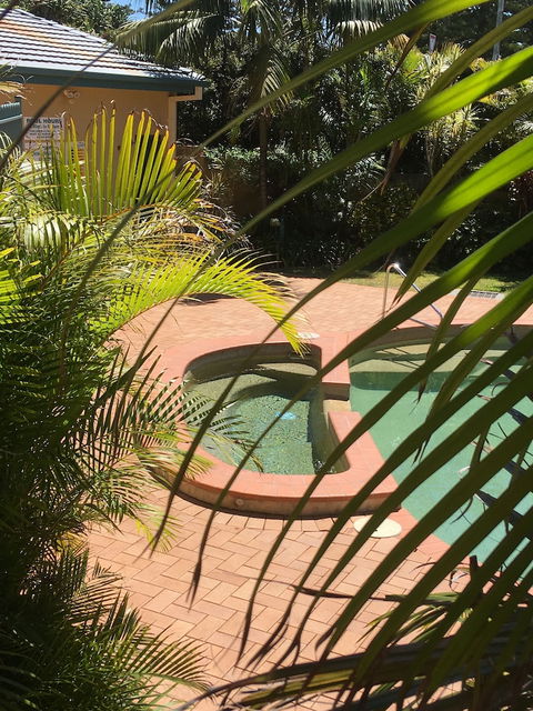 Town Beach Beachcomber Resort - Accommodation QLD 5