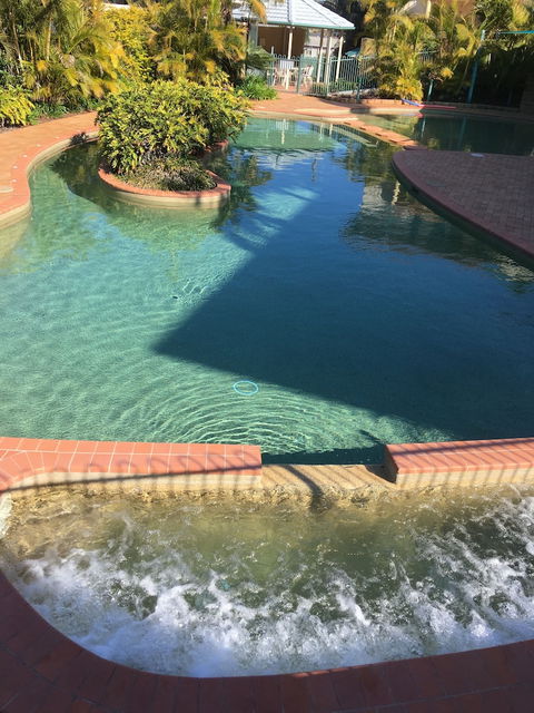 Town Beach Beachcomber Resort - Accommodation QLD 2