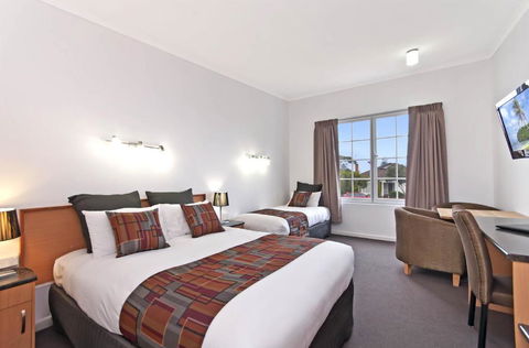 William Dutton Motel - Accommodation QLD 1