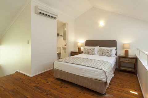 Coral Sea Villas - Accommodation QLD 6