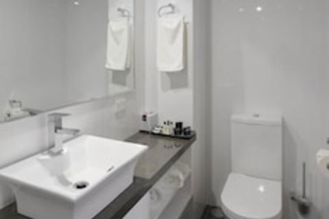 Aastro Dish Motor Inn - Accommodation QLD 6