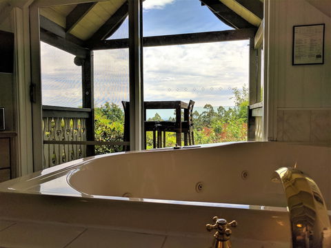 Annie Roe's Luxury Bed & Breakfast - Accommodation QLD 2
