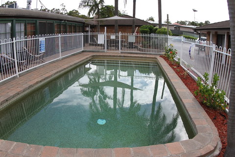 Reign Inn Newcastle - Accommodation QLD 3