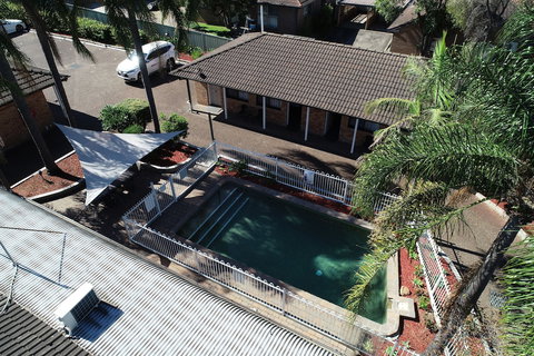 Reign Inn Newcastle - Accommodation QLD 4