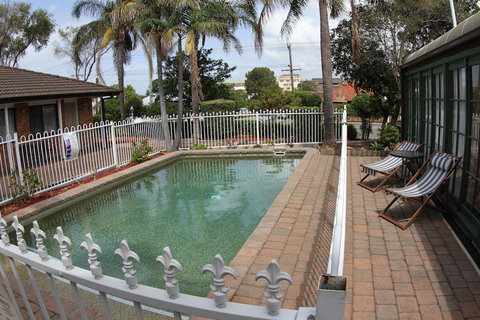 Reign Inn Newcastle - Accommodation QLD 2
