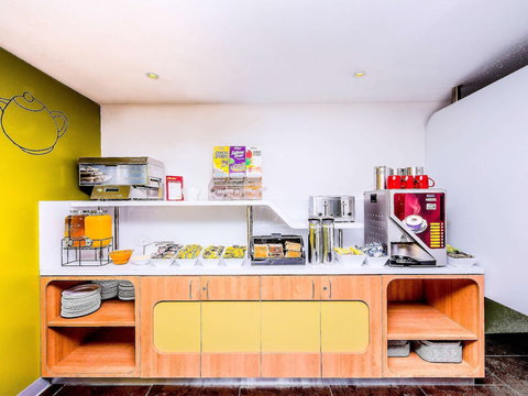 Ibis Budget Newcastle - Accommodation QLD 0