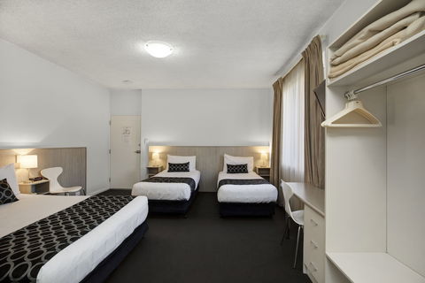 Adelaide Road Motor Lodge - Accommodation QLD 6
