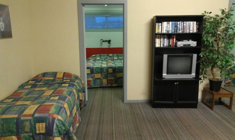 Avalon Motel - Accommodation QLD 5