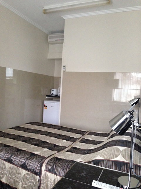 Avalon Motel - Accommodation QLD 4