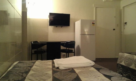 Avalon Motel - Accommodation QLD 2