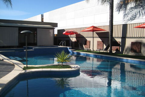 Sandors Motor Inn - Accommodation QLD 1