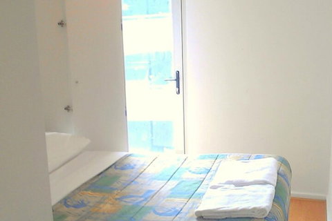 Ozstays Katz Apartments - Accommodation QLD 7