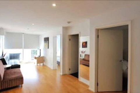 Ozstays Katz Apartments - Accommodation QLD 2