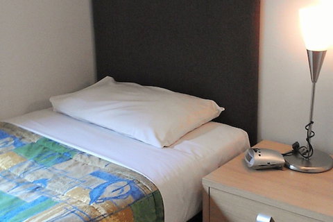 Ozstays Katz Apartments - Accommodation QLD 1