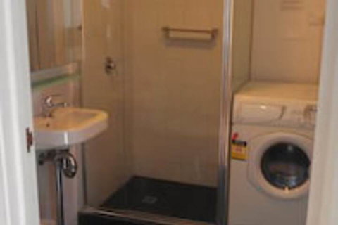 Ozstays Katz Apartments - Accommodation QLD 5