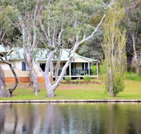 Bushy Lake Chalets - Accommodation QLD
