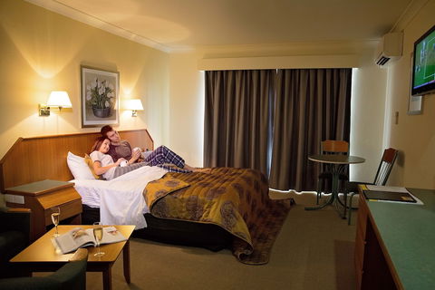 White Lace Motor Inn - Accommodation QLD 4
