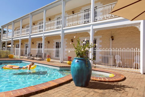 White Lace Motor Inn - Accommodation QLD 1