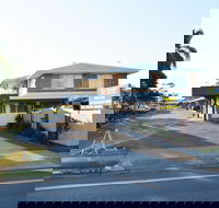 Rover Holiday Units - Accommodation QLD