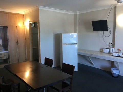 Kooyong Hotel - Accommodation QLD 6