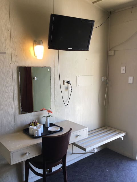 Kooyong Hotel - Accommodation QLD 4