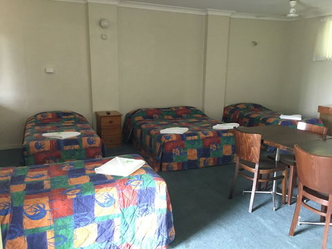 Kooyong Hotel - Accommodation QLD 2