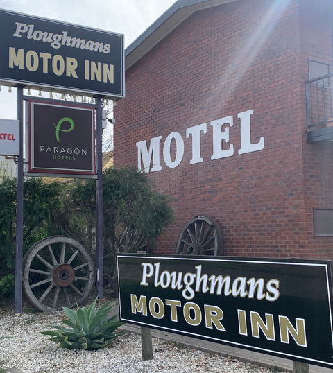 Ploughmans Motor Inn - Accommodation QLD 1