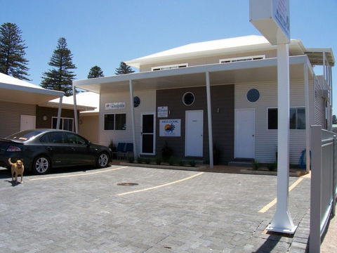 Clearwater Motel Apartments - Accommodation QLD 2
