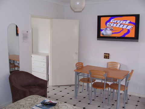 Clearwater Motel Apartments - Accommodation QLD 4