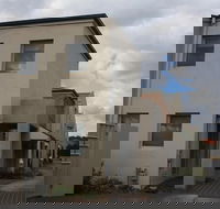 Grand Manor Motor Inn - Queanbeyan - Accommodation QLD