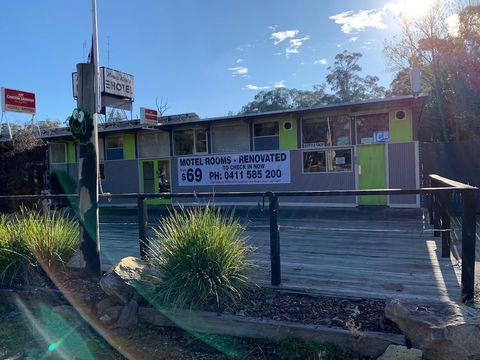 Nowa Nowa Hotel Motel - Accommodation QLD 3