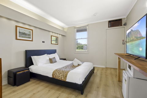 Nowa Nowa Hotel Motel - Accommodation QLD 5