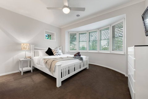 Rosanna Mansion - Accommodation QLD 4