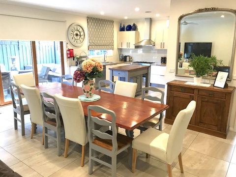 Rosanna Mansion - Accommodation QLD 6