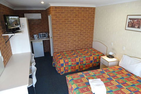 MAS Country Colonial Motor Inn - Accommodation QLD 3