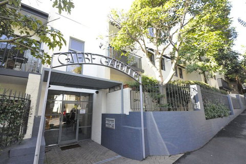 Glebe Fully Furnished 1 BDR Apart 47 ROS - Accommodation QLD 1