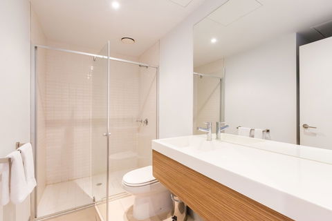 RIVER, 1BDR Melbourne Apartment - Accommodation QLD 4