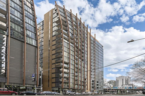 RIVER, 1BDR Melbourne Apartment - Accommodation QLD 1